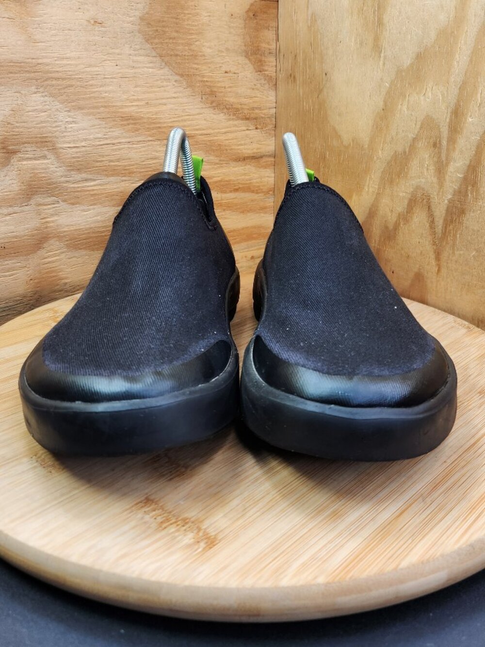 Oofos OOmg Womens Black Low Recovery Shoes Sneakers Size 9 - Picture 2 of 9
